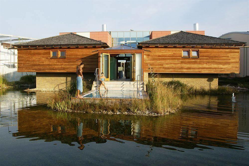 Therme Laa - Hotel & Silent Spa Laa an der Thaya Exteriör bild